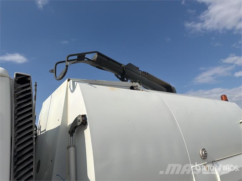 Iveco FJVT650 on Iveco 150E22 Sweeper Truck Kehrmaschine