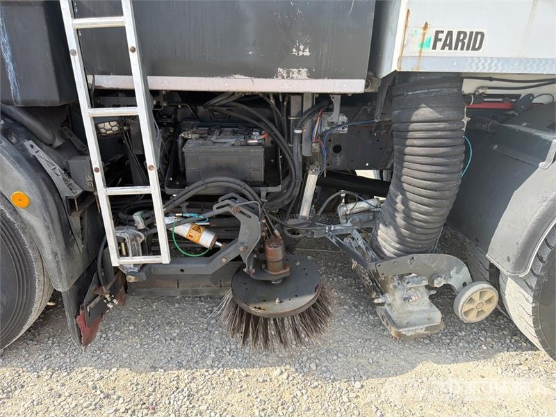 Iveco FJVT650 on Iveco 150E22 Sweeper Truck Kehrmaschine