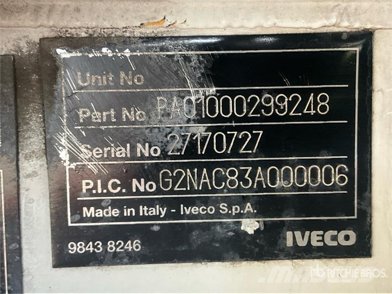 Iveco Flatbed Truck Platformas/izkraušana no sāniem