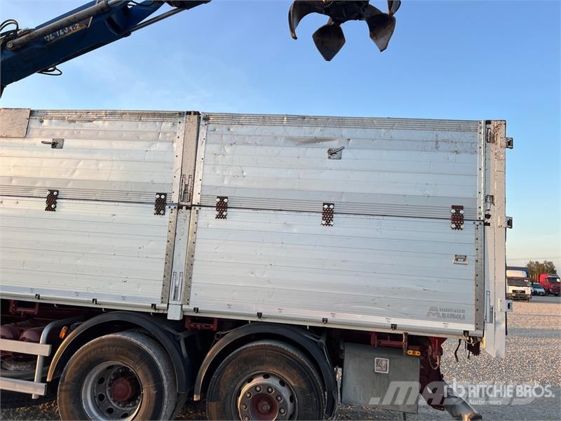 Iveco GMC GZ 125 on Iveco Eurostar 240E47 6x2 Dump Truc Autogru