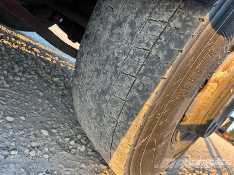 Iveco GMC GZ 125 on Iveco Eurostar 240E47 6x2 Dump Truc Autogru