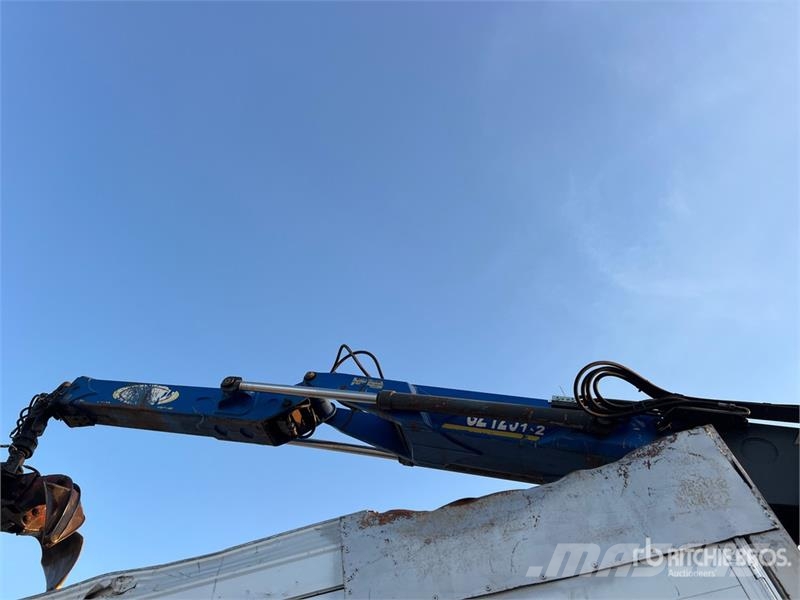 Iveco GMC GZ 125 on Iveco Eurostar 240E47 6x2 Dump Truc Autogru