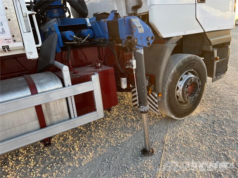 Iveco GMC GZ 125 on Iveco Eurostar 240E47 6x2 Dump Truc Autogru
