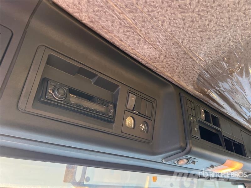Iveco GMC GZ 125 on Iveco Eurostar 240E47 6x2 Dump Truc Autogru