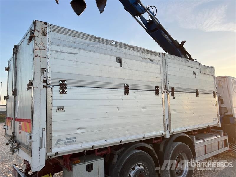 Iveco GMC GZ 125 on Iveco Eurostar 240E47 6x2 Dump Truc Autogru