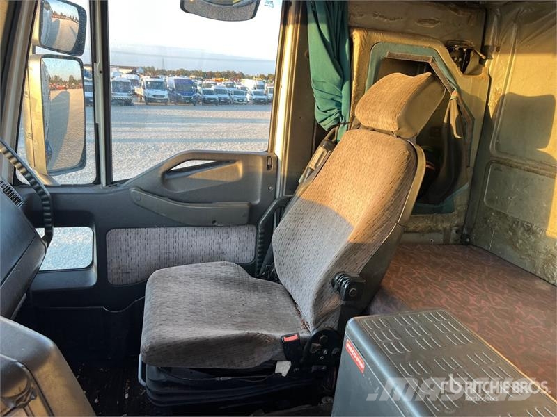 Iveco GMC GZ 125 on Iveco Eurostar 240E47 6x2 Dump Truc Autogru