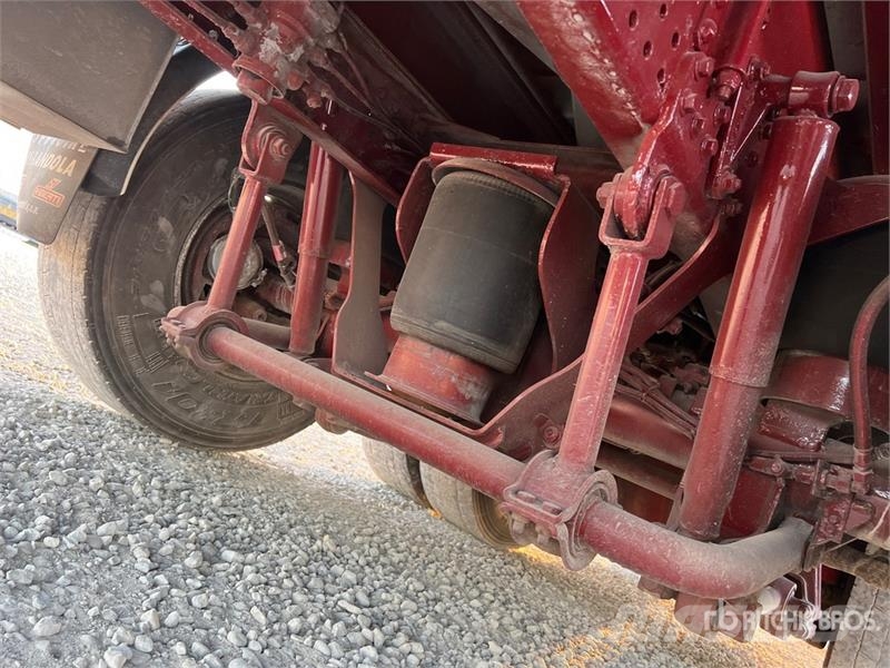 Iveco GMC GZ 125 on Iveco Eurostar 240E47 6x2 Dump Truc Autogru