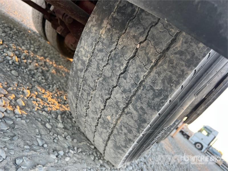 Iveco GMC GZ 125 on Iveco Eurostar 240E47 6x2 Dump Truc Autogru