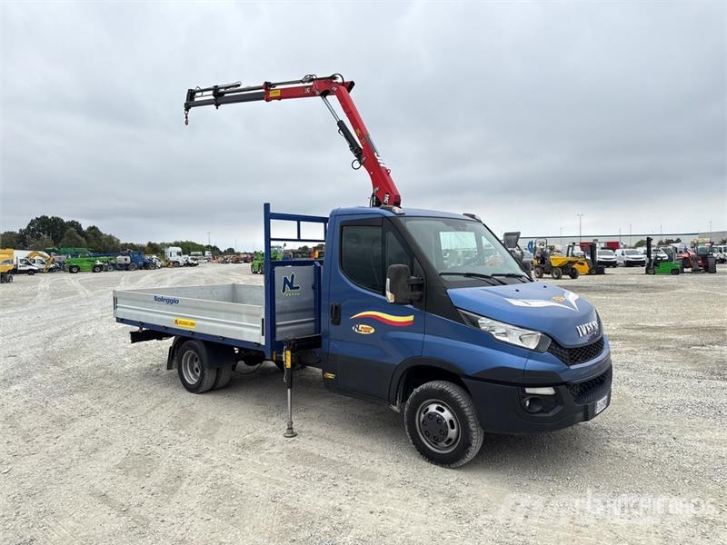 Iveco HC Industrie HC33A3 700 kg on  Iveco Daily 35C13 F Tovornjaki z žerjavom