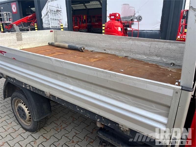 Iveco KIPPER3,5T 4x2 Flatbed Dump Truck (Inoperable) Tippbil