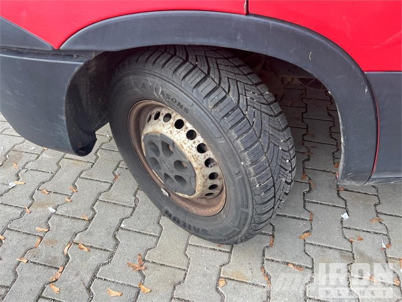 Iveco KIPPER3,5T 4x2 Flatbed Dump Truck (Inoperable) Tippbil