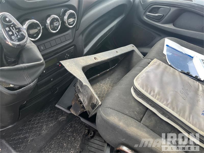 Iveco KIPPER3,5T 4x2 Flatbed Dump Truck (Inoperable) Tippbil