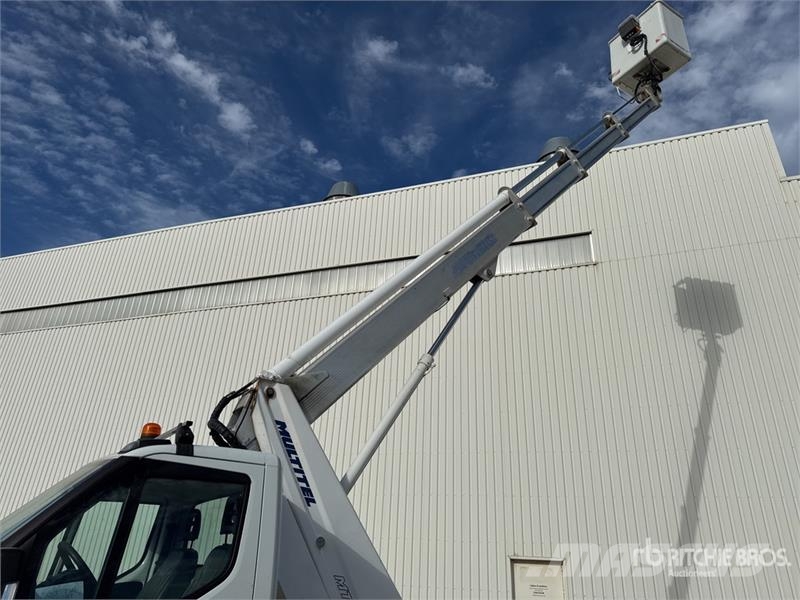 Iveco MT 202 20.2 m on Iveco 35-140 4x2 Camion Nacelle B Teherautóra szerelt emelők és állványok