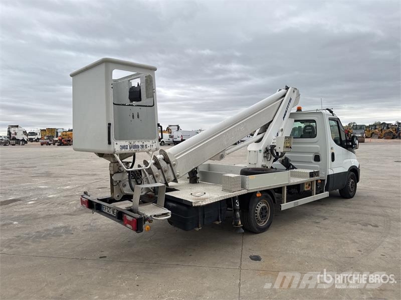 Iveco MT 202 20.2 m on Iveco 35-140 4x2 Camion Nacelle B Bilmontert lift