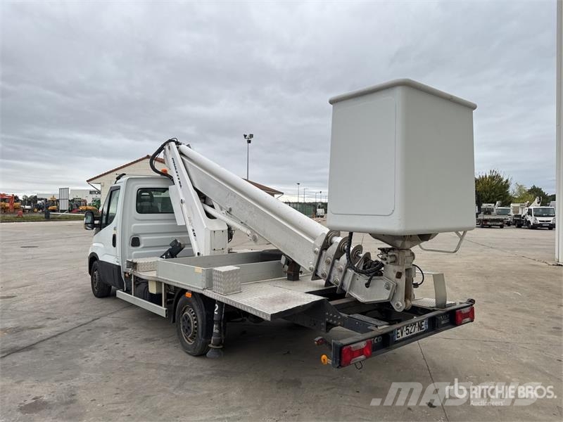 Iveco MT 202 20.2 m on Iveco 35-140 4x2 Camion Nacelle B Bilmontert lift