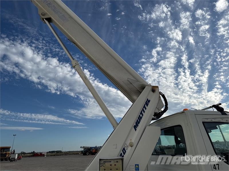 Iveco MT 202 20.2 m on Iveco 35-140 4x2 Camion Nacelle B Teherautóra szerelt emelők és állványok