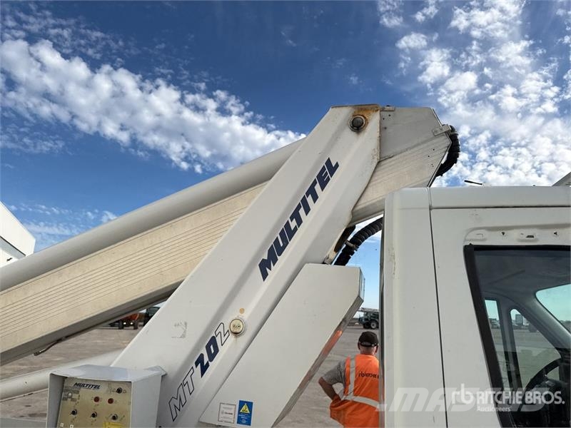 Iveco MT 202 20.2 m on Iveco 35-140 4x2 Camion Nacelle B Teherautóra szerelt emelők és állványok