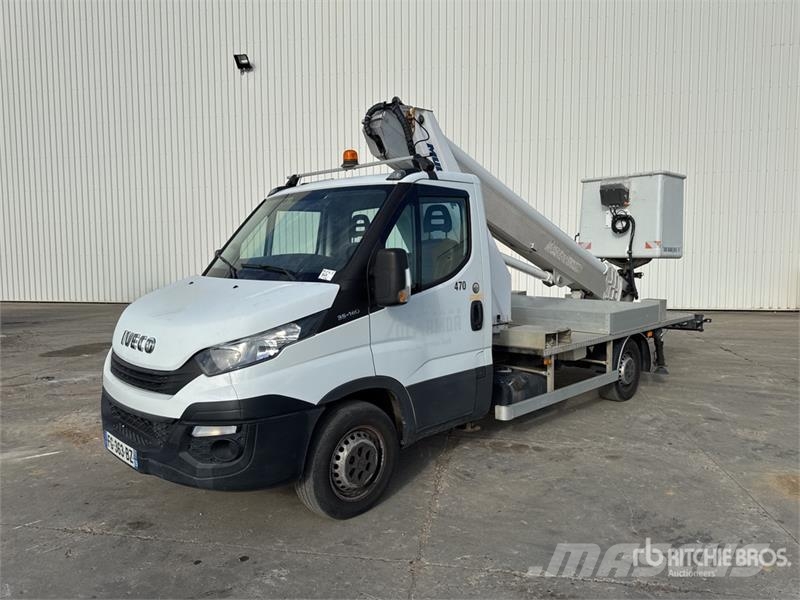 Iveco MT 202 20.2 m on Iveco 35-140 4x2 Camion Nacelle B Teherautóra szerelt emelők és állványok