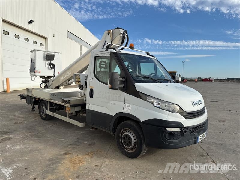 Iveco MT 202 20.2 m on Iveco 35-140 4x2 Camion Nacelle B Teherautóra szerelt emelők és állványok
