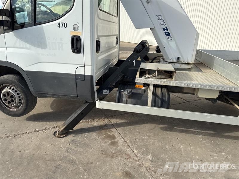Iveco MT 202 20.2 m on Iveco 35-140 4x2 Camion Nacelle B Teherautóra szerelt emelők és állványok