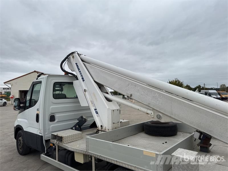 Iveco MT 202 20.2 m on Iveco 35-140 4x2 Camion Nacelle B Bilmontert lift