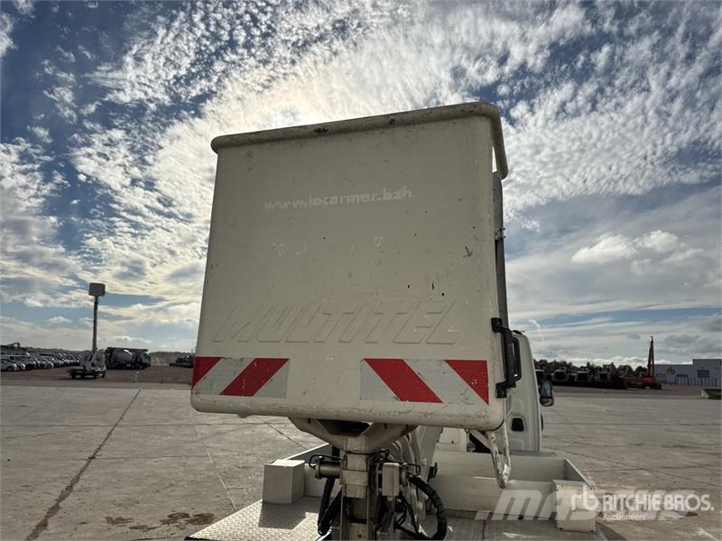 Iveco MT 202 20.2 m on Iveco 35-140 4x2 Camion Nacelle B Teherautóra szerelt emelők és állványok