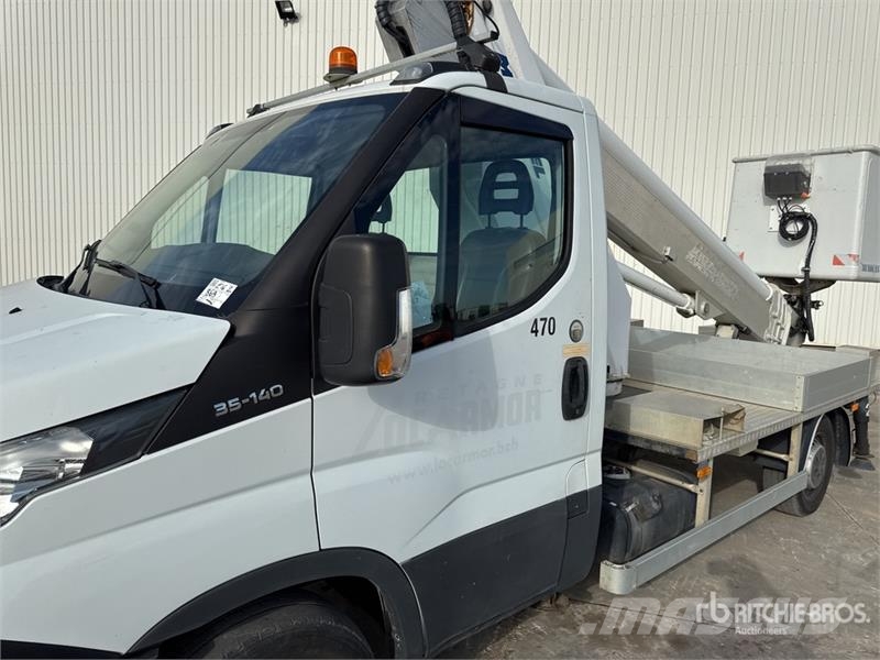 Iveco MT 202 20.2 m on Iveco 35-140 4x2 Camion Nacelle B Teherautóra szerelt emelők és állványok