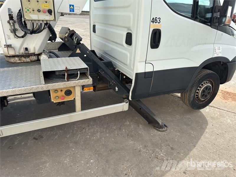Iveco MT 202 20.2 m on Iveco 35-140 4x2 Camion Nacelle B Teherautóra szerelt emelők és állványok