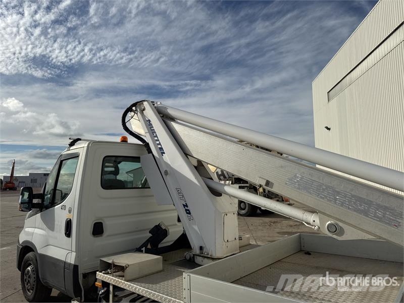 Iveco MT 202 20.2 m on Iveco 35-140 4x2 Camion Nacelle B Teherautóra szerelt emelők és állványok