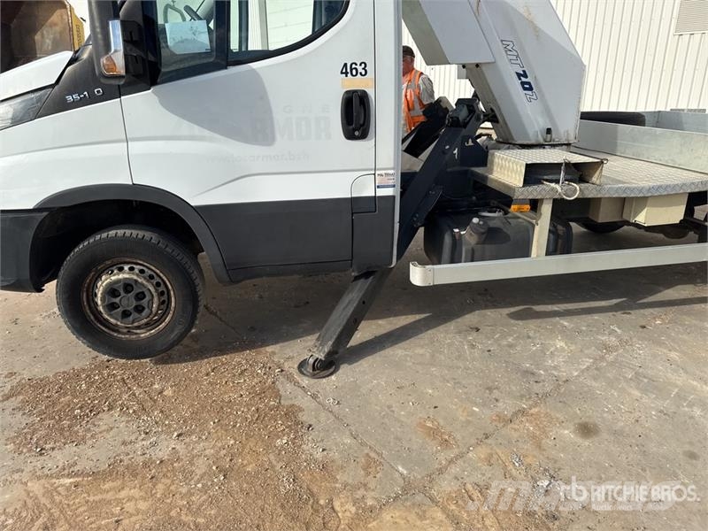 Iveco MT 202 20.2 m on Iveco 35-140 4x2 Camion Nacelle B Teherautóra szerelt emelők és állványok