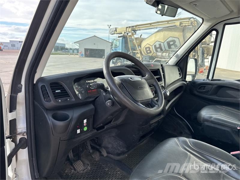 Iveco MT 202 20.2 m on Iveco 35-140 4x2 Camion Nacelle B Teherautóra szerelt emelők és állványok