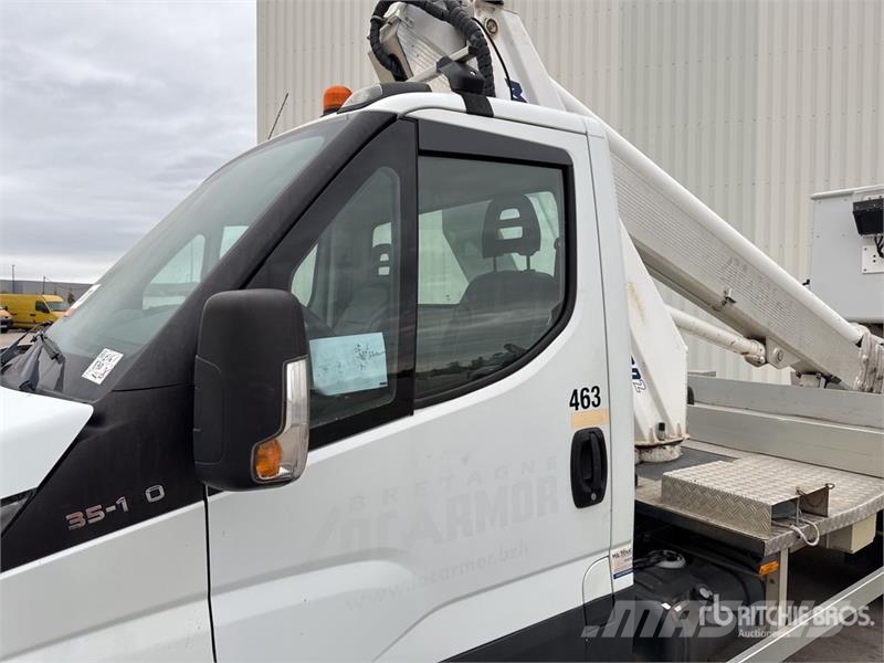 Iveco MT 202 20.2 m on Iveco 35-140 4x2 Camion Nacelle B Bilmontert lift