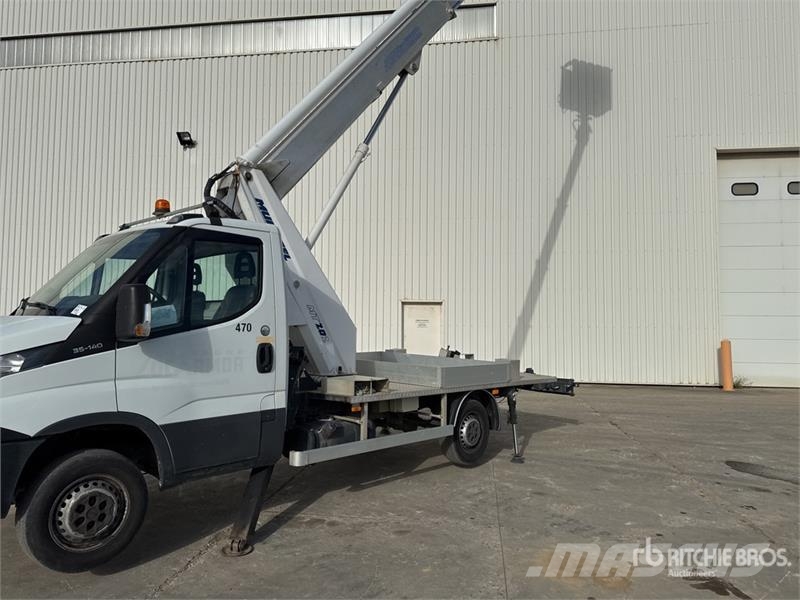 Iveco MT 202 20.2 m on Iveco 35-140 4x2 Camion Nacelle B Teherautóra szerelt emelők és állványok