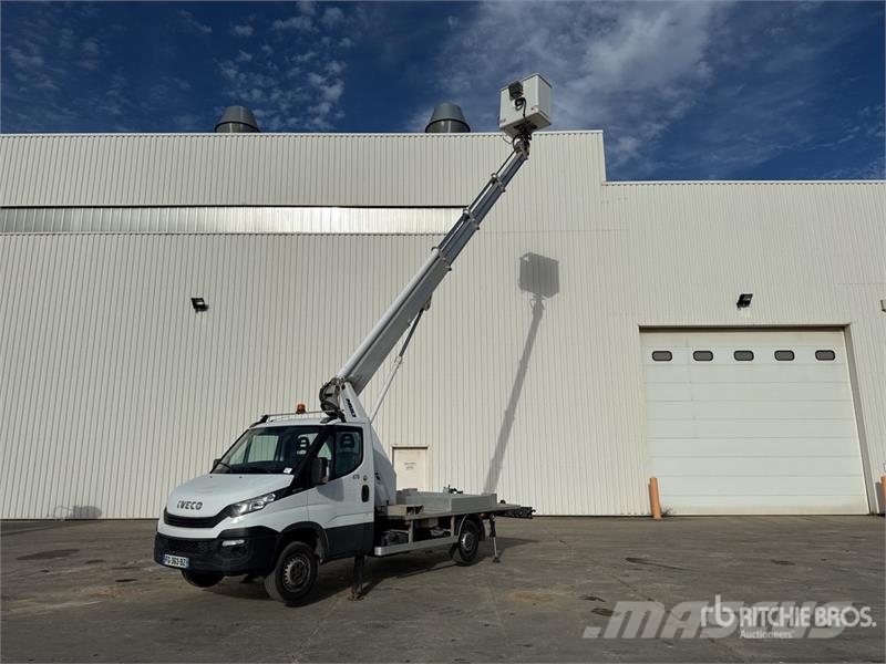 Iveco MT 202 20.2 m on Iveco 35-140 4x2 Camion Nacelle B Teherautóra szerelt emelők és állványok