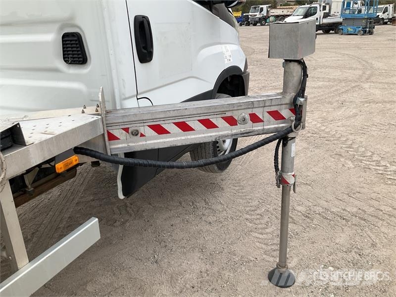 Iveco MT 240 24 m on Iveco 35-120 4x2 Camion Nacelle Buc Camion nacelle