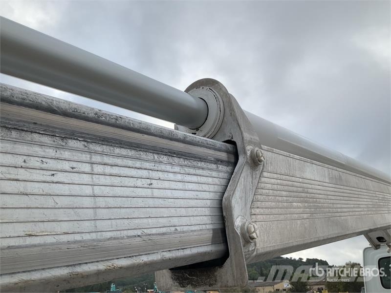 Iveco MT 240 24 m on Iveco 35-120 4x2 Camion Nacelle Buc Camion nacelle