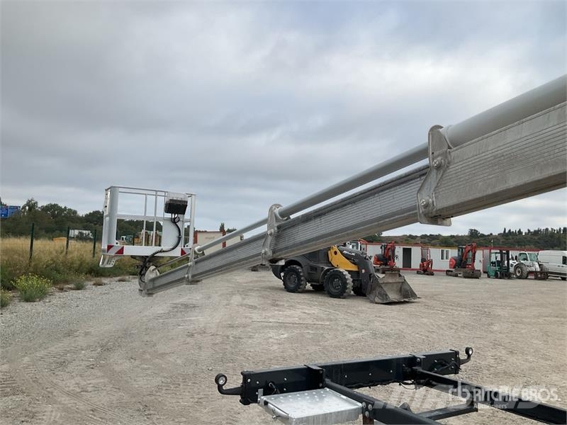 Iveco MT 240 24 m on Iveco 35-120 4x2 Camion Nacelle Buc Camion nacelle