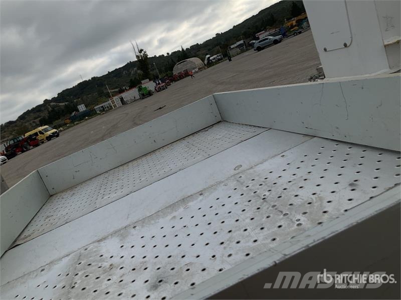 Iveco MT 240 24 m on Iveco 35-120 4x2 Camion Nacelle Buc Camion nacelle
