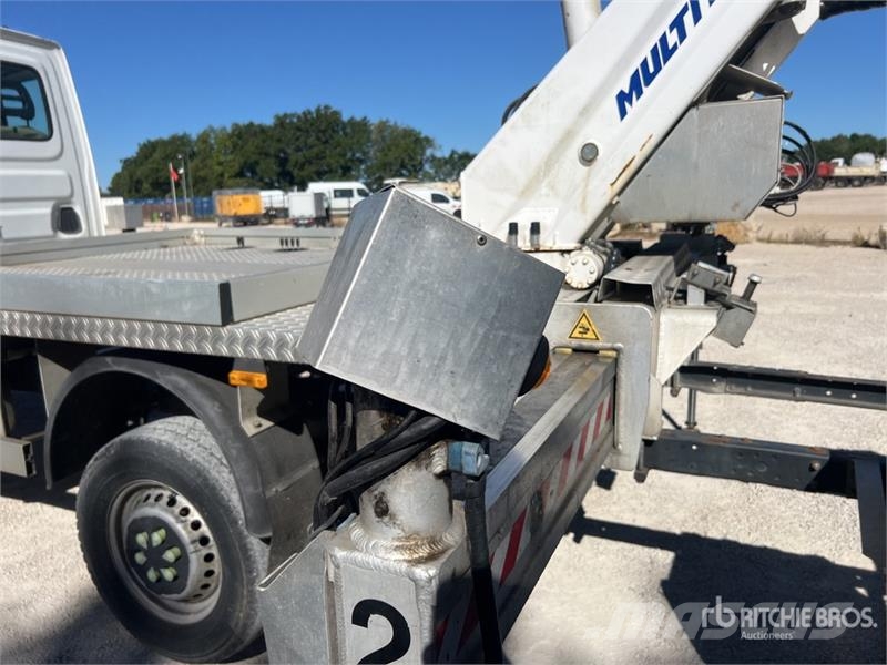 Iveco MX 250 25.4 m on Iveco Daily 35-120 Camion Nacelle Pacēlāji uz automašīnas bāzes
