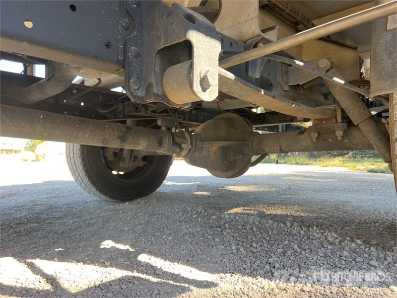 Iveco MX 250 25.4 m on Iveco Daily 35-120 Camion Nacelle Pacēlāji uz automašīnas bāzes