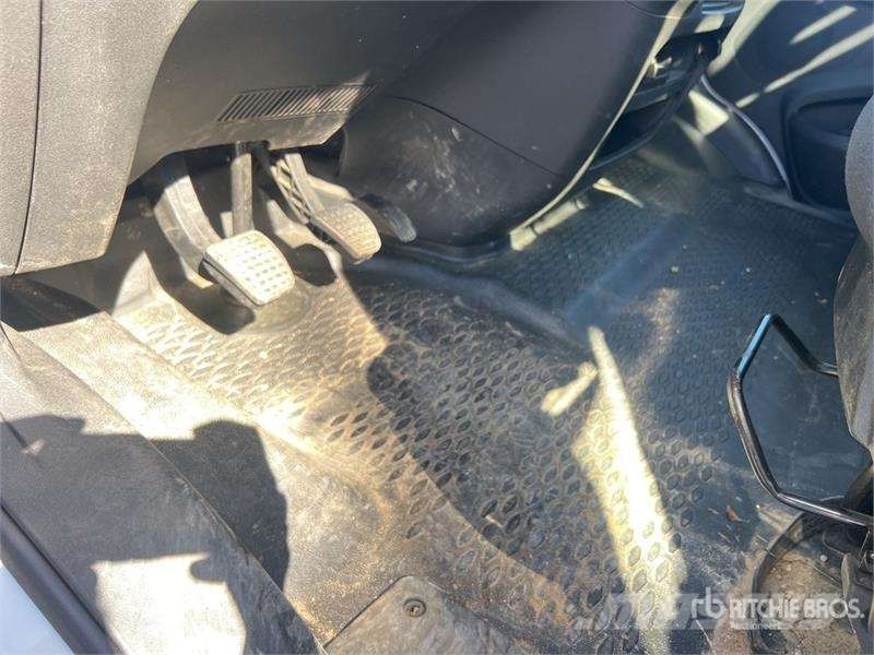 Iveco MX 250 25.4 m on Iveco Daily 35-120 Camion Nacelle Pacēlāji uz automašīnas bāzes