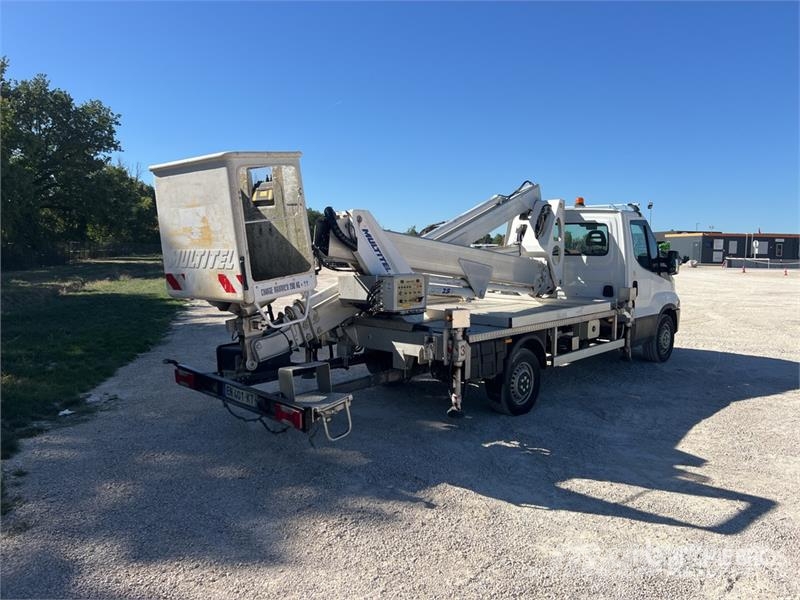 Iveco MX 250 25.4 m on Iveco Daily 35-120 Camion Nacelle Pacēlāji uz automašīnas bāzes