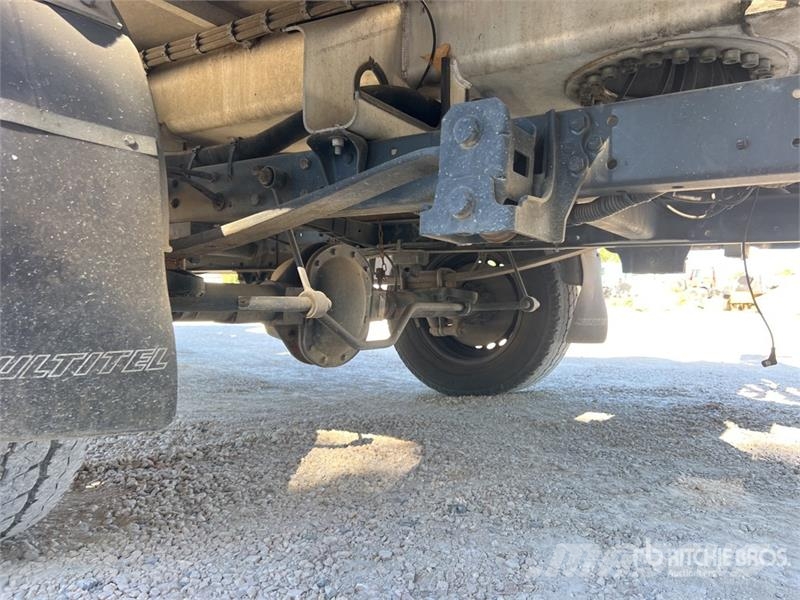 Iveco MX 250 25.4 m on Iveco Daily 35-120 Camion Nacelle Pacēlāji uz automašīnas bāzes