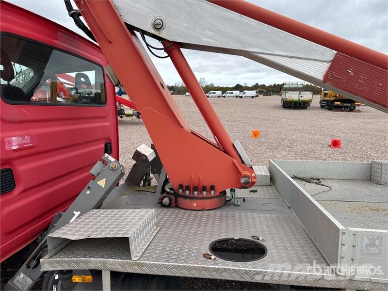 Iveco on Iveco 35-120 4x2 Camion Nacelle Bucket Truck (I Auto korvtõstukid