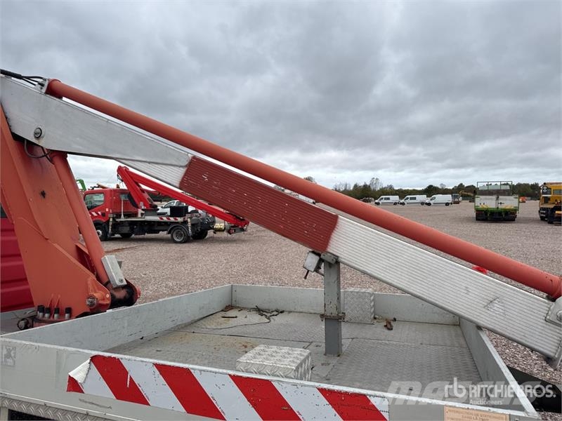 Iveco on Iveco 35-120 4x2 Camion Nacelle Bucket Truck (I Auto korvtõstukid