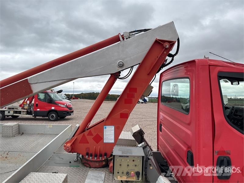Iveco on Iveco 35-120 4x2 Camion Nacelle Bucket Truck (I Auto korvtõstukid