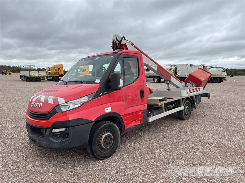 Iveco on Iveco 35-120 4x2 Camion Nacelle Bucket Truck (I Auto korvtõstukid
