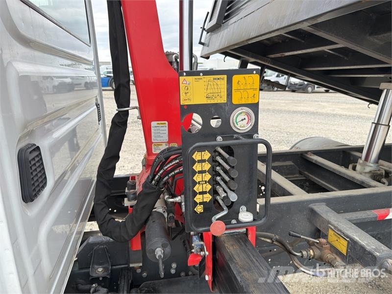 Iveco Palfinger PK3400 990 kg on Iveco Daily 35C14 Dump Tovornjaki z žerjavom