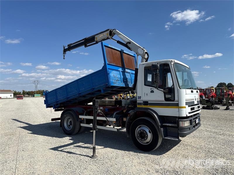Iveco PM 4250 kg on Iveco ML 150E18 4x2 Dump Truck with 起重機卡車