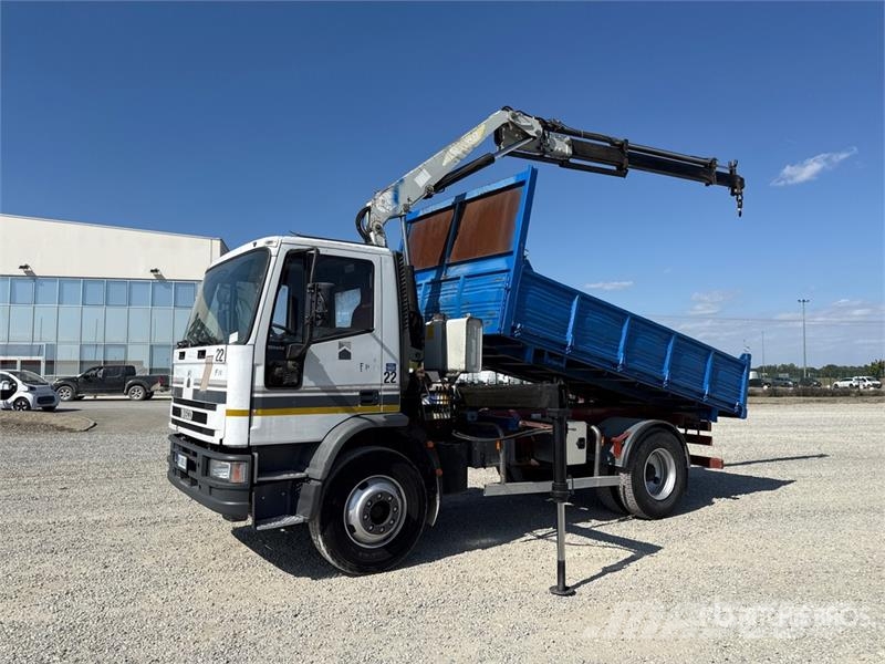 Iveco PM 4250 kg on Iveco ML 150E18 4x2 Dump Truck with 起重機卡車